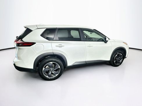 Used 2024 Nissan Rogue SV FWD image 10