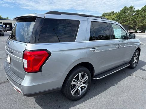 Used 2023 Ford Expedition XLT RWD image 2