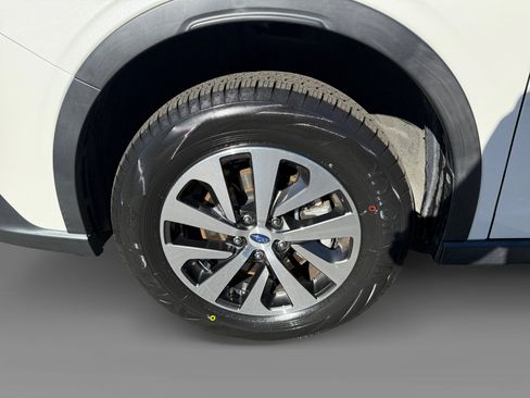 Used 2022 Subaru Outback Premium image 9