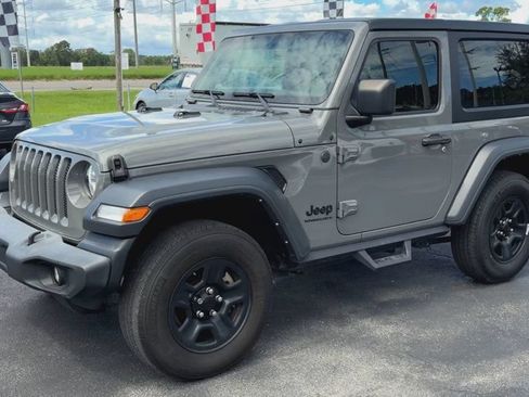 Used 2023 Jeep Wrangler Sport AWD/4WD image 4