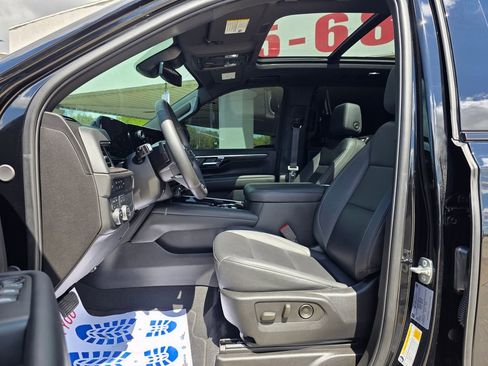 Used 2025 Chevrolet Tahoe Z71 w/ Comfort Package image 12