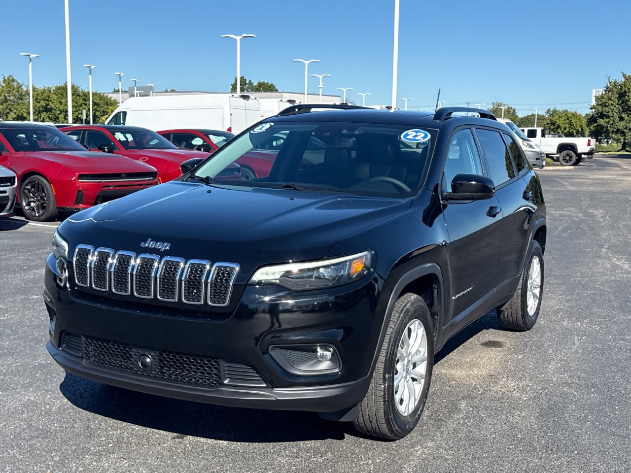Used 2022 Jeep Cherokee Latitude Lux w/ Sun & Sound Group AWD/4WD image 6