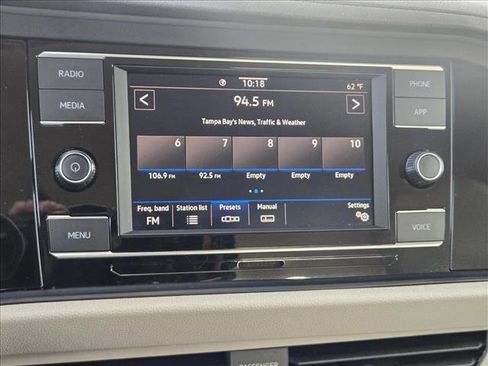 Used 2024 Volkswagen Jetta SE w/ Black Wheel Package image 12