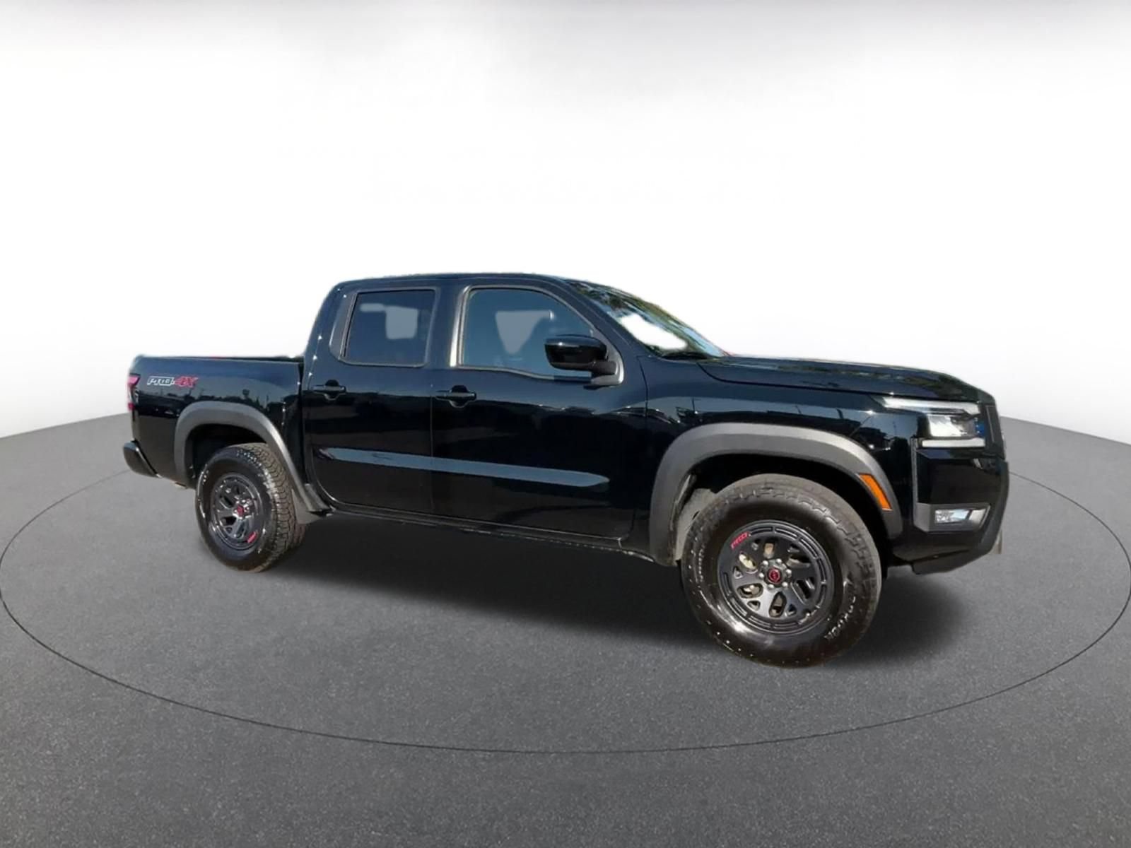 Used 2026 Nissan Frontier PRO-4X AWD/4WD image 2