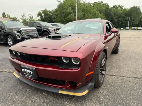 Used 2021 Dodge Challenger R/T Scat Pack RWD image 2