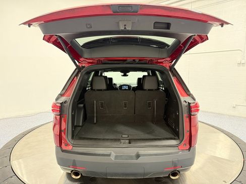 Used 2023 Chevrolet Traverse RS image 46