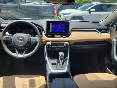 Used 2025 Toyota RAV4 XLE Premium image 9