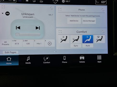 Used 2024 Chrysler Pacifica Touring-L image 27