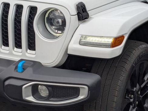 Used 2023 Jeep Wrangler Unlimited Sahara w/ Cold Weather Group AWD/4WD image 10