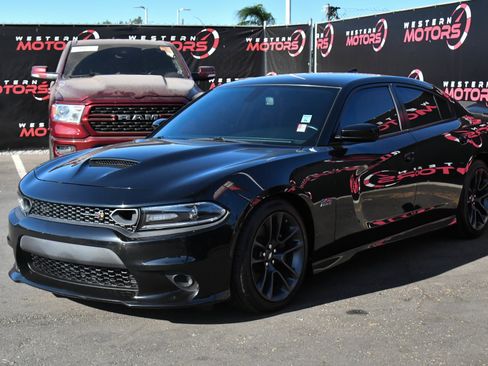 Used 2021 Dodge Charger Scat Pack w/ Plus Group RWD image 3