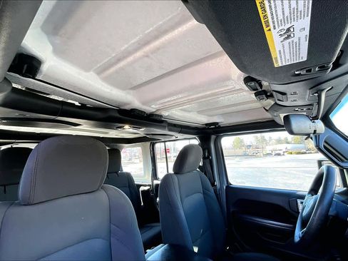 Used 2020 Jeep Wrangler Unlimited Sport image 14