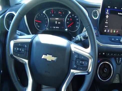Used 2025 Chevrolet Blazer LT image 18