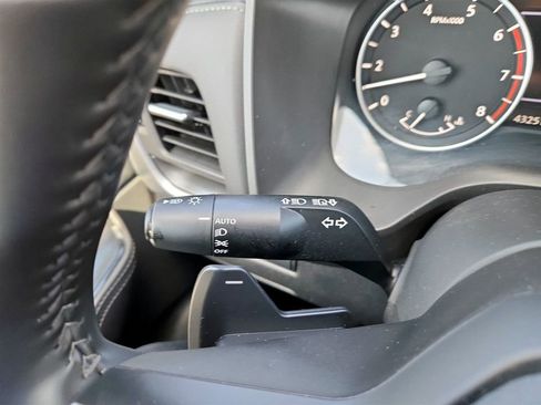 Used 2025 Nissan Rogue SV image 20