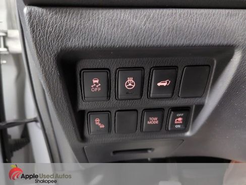 Used 2019 Nissan Pathfinder SL image 28