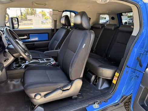 Used 2007 Toyota FJ Cruiser 4WD w/ Upgrade Pkg 1 image 29
