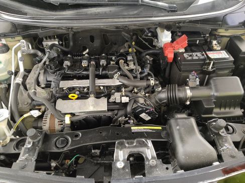 Used 2021 Nissan Versa SV FWD image 30