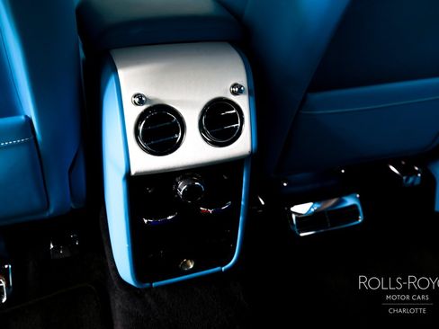 Certified 2024 Rolls-Royce Cullinan AWD/4WD image 22