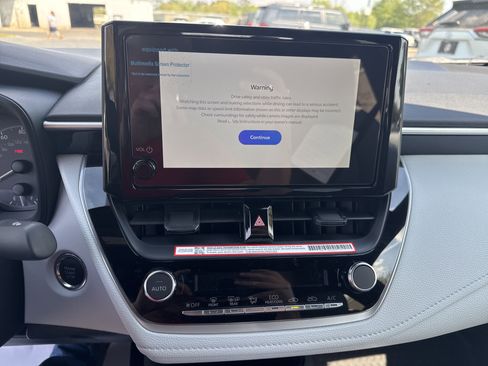 New 2025 Toyota Corolla SE image 18