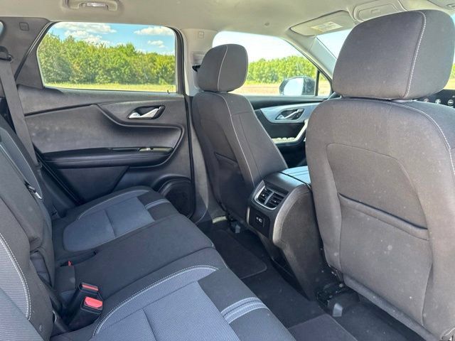 Used 2025 Chevrolet Blazer LT FWD image 17