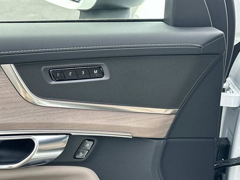 New 2026 Volvo XC90 B6 Plus image 12