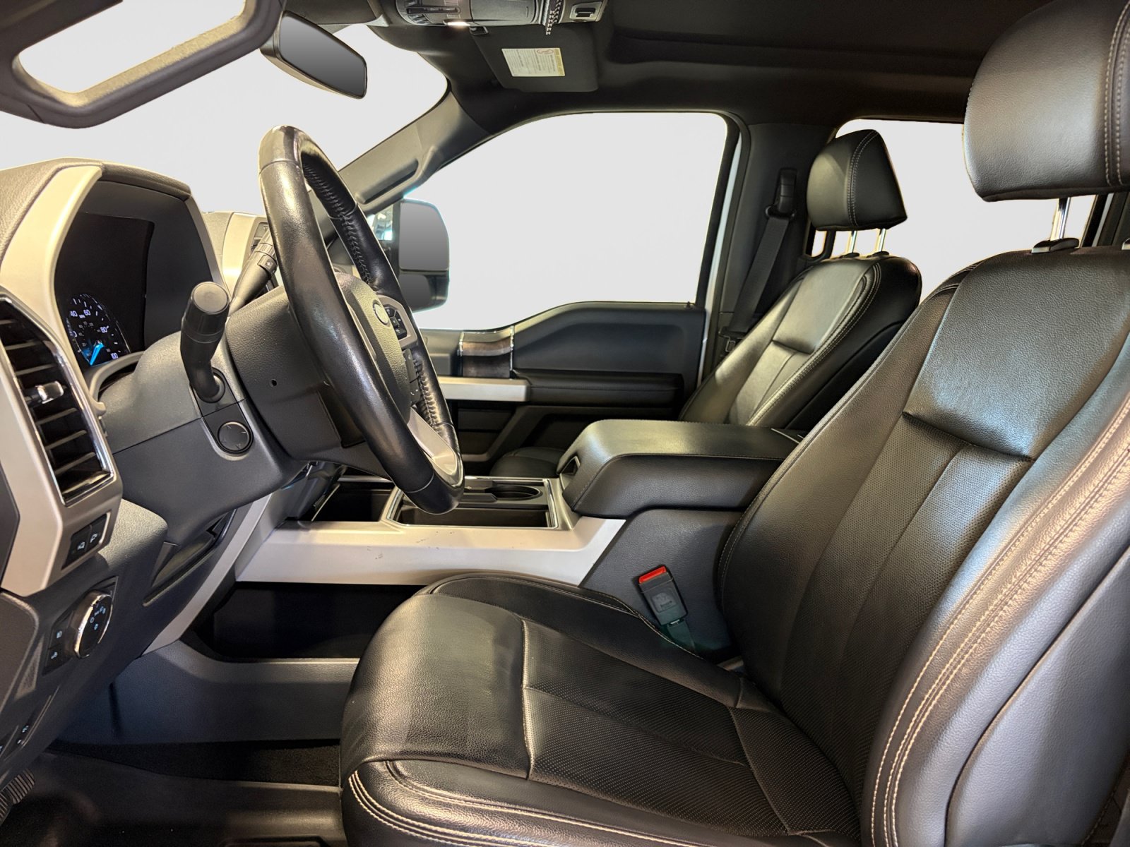 Used 2022 Ford F250 Lariat w/ Lariat Ultimate Package AWD/4WD image 11