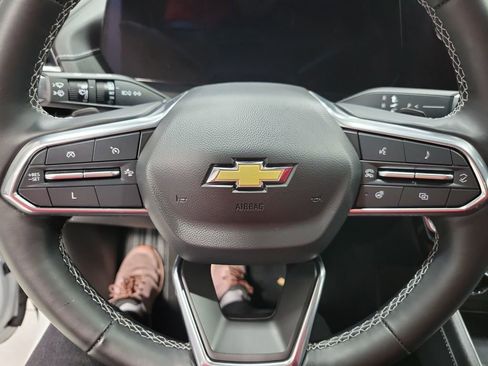 Used 2024 Chevrolet Traverse LT image 5