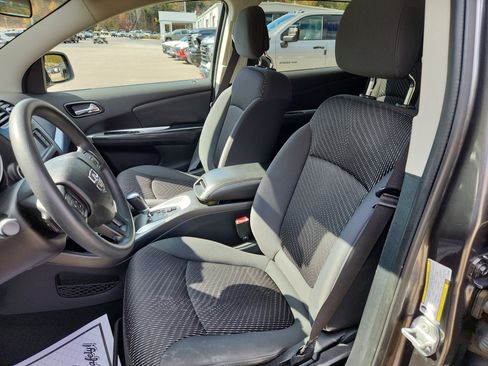 Used 2017 Dodge Journey SE image 23