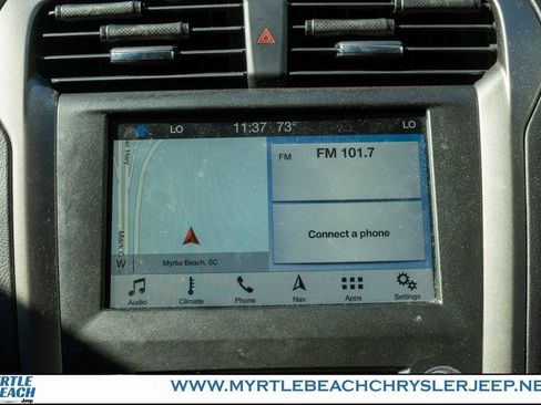 Used 2017 Ford Fusion SE w/ Fusion SE Technology Package image 19