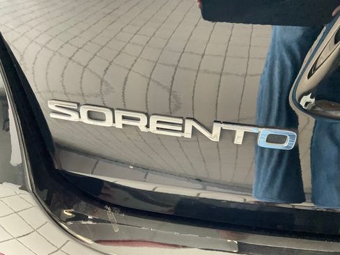 Used 2020 Kia Sorento S image 24