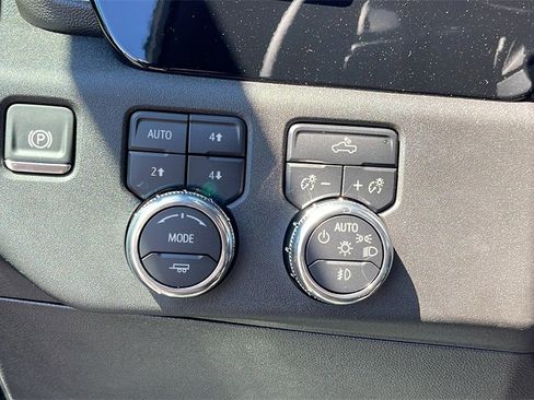 New 2026 GMC Sierra 1500 Elevation image 25