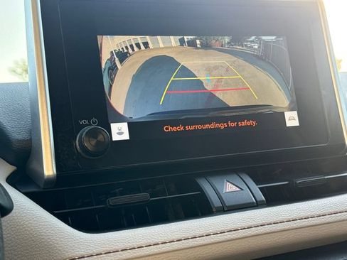 Used 2025 Toyota RAV4 XLE FWD image 23