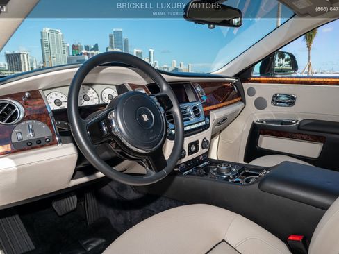 Used 2014 Rolls-Royce Ghost image 5