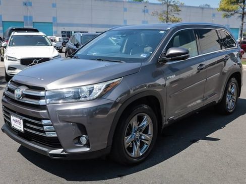 Used 2017 Toyota Highlander Limited Platinum AWD/4WD image 5