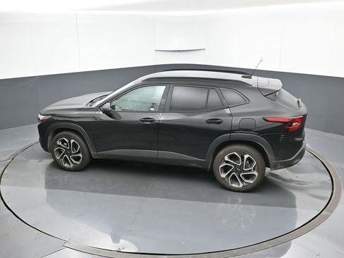 Certified 2026 Chevrolet Trax RS w/ Driver Confidence Package image 45