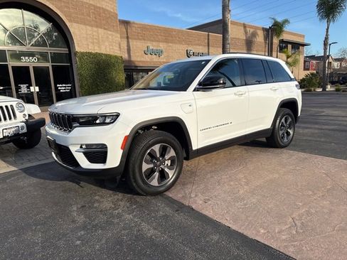 Used 2023 Jeep Grand Cherokee 4WD 4xe image 2