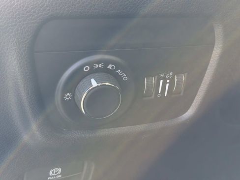 Used 2023 Jeep Grand Cherokee L Laredo image 26