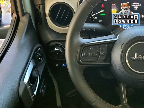 Used 2024 Jeep Wrangler Unlimited w/ Convenience Group AWD/4WD image 12