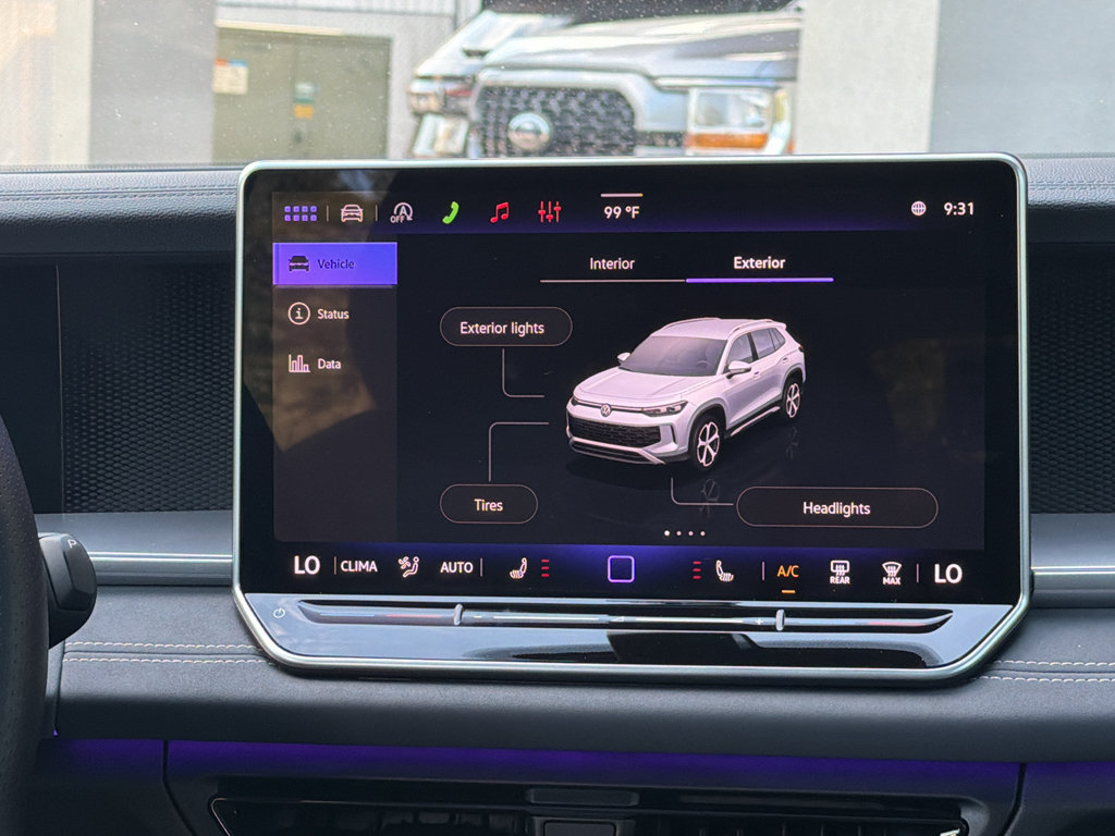 Used 2026 Volkswagen Tiguan SE R-Line FWD image 19