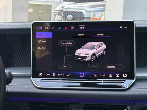 Used 2026 Volkswagen Tiguan SE R-Line FWD image 19