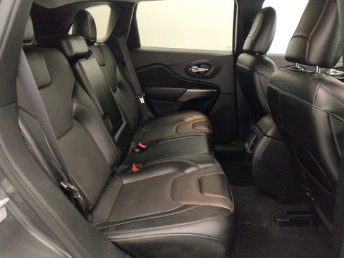 Used 2022 Jeep Cherokee Latitude Lux w/ Sun & Sound Group FWD image 19