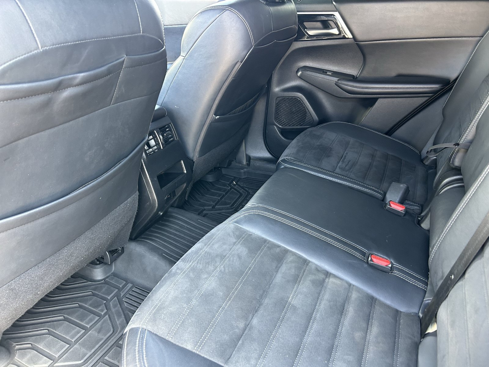 Used 2022 Mitsubishi Outlander SE FWD image 23