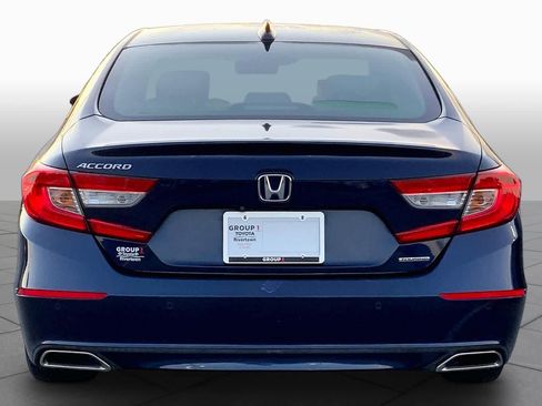 Used 2018 Honda Accord Touring image 5