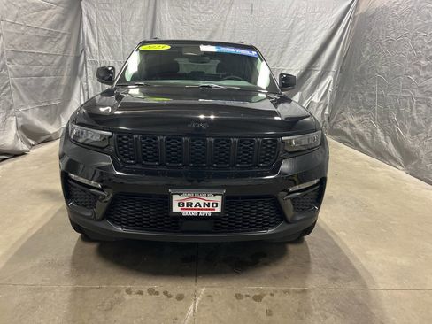 Used 2023 Jeep Grand Cherokee Limited w/ Black Appearance Package image 2