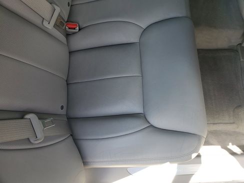 Used 2006 Cadillac DTS w/ Trunk Convenience Package image 32