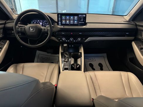Used 2024 Honda Accord EX-L image 9