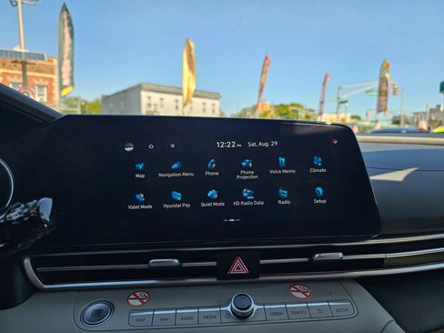 Used 2025 Hyundai Elantra Limited FWD image 26