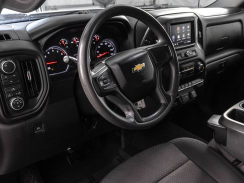 Used 2021 Chevrolet Silverado 2500 Custom w/ Custom Value Package AWD/4WD image 5