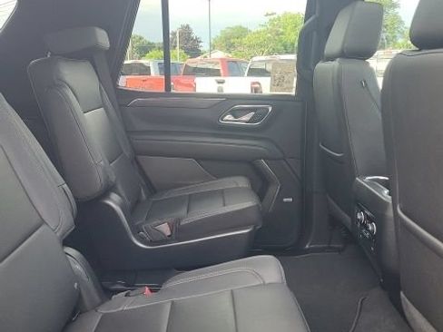 Used 2022 Chevrolet Tahoe Z71 w/ Luxury Package AWD/4WD image 19