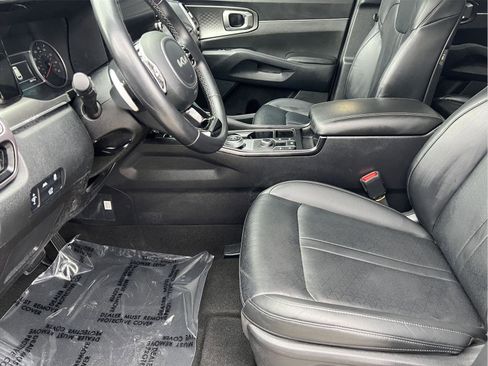 Used 2023 Kia Sorento EX image 14
