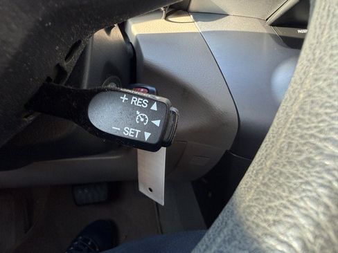 Used 2007 Toyota RAV4 4WD w/ 3rd Row image 18
